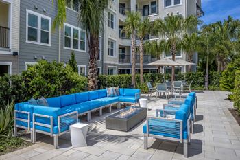 Outdoor lounge with firepit 